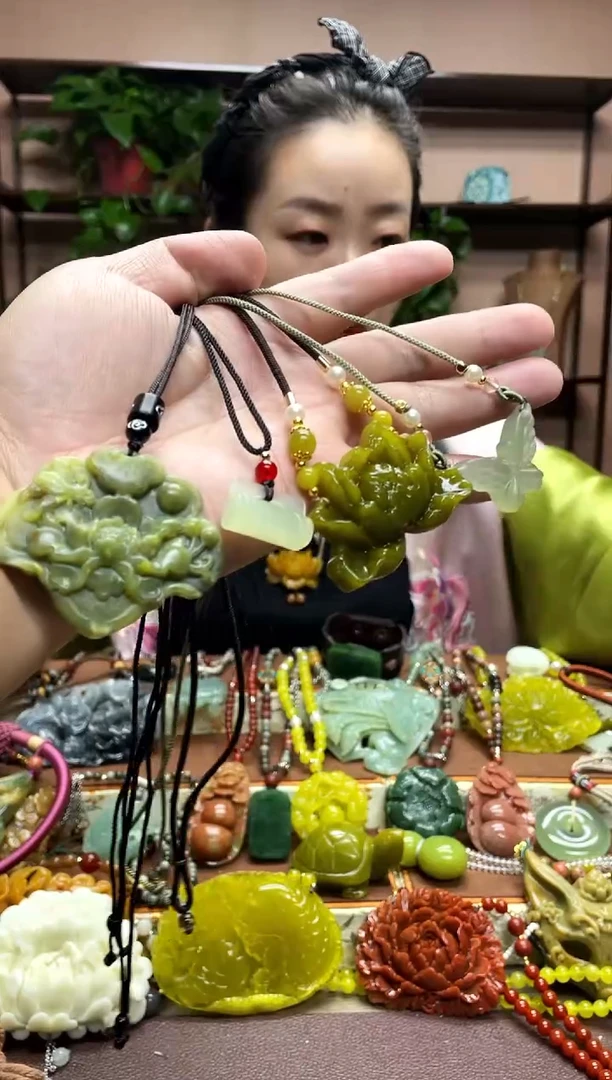 未镶嵌岫玉吊坠·