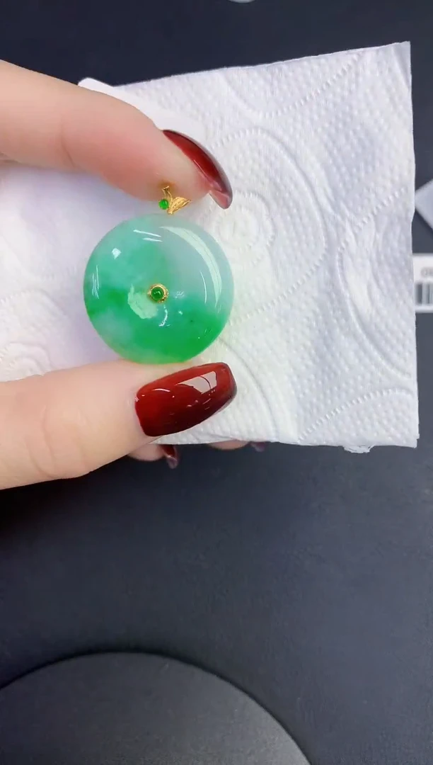 颈饰18K金镶嵌翡翠缅甸天然翡翠A货