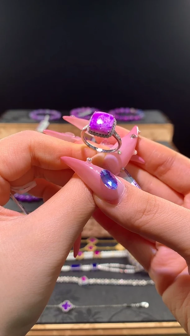 苏纪石（舒俱来）18K金镶嵌.厚***福戒指