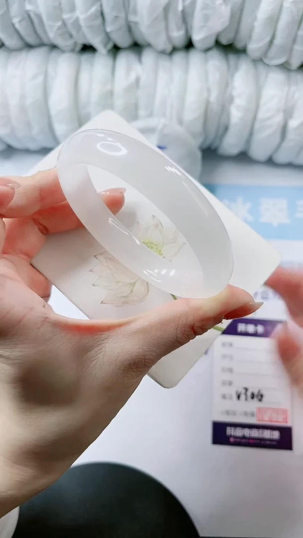 【闪购商品】石英质玉手镯未镶嵌多样性发货V306-62