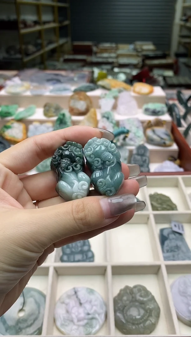 颈饰未镶嵌翡翠1