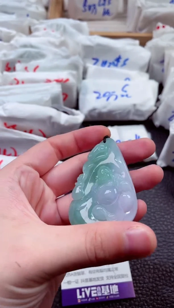 翡翠未镶嵌颈饰00004443