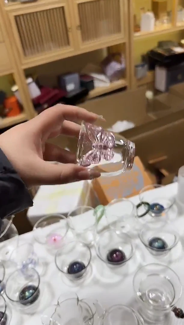粉色蝴蝶杯