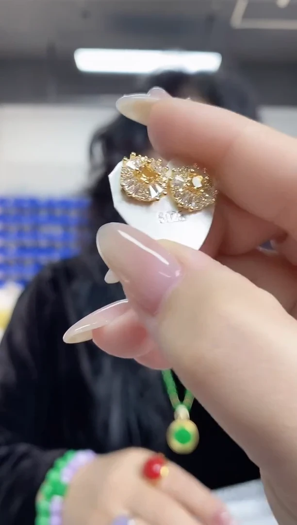 【闪购商品】水晶耳饰未镶嵌多样性发其一颜色微差