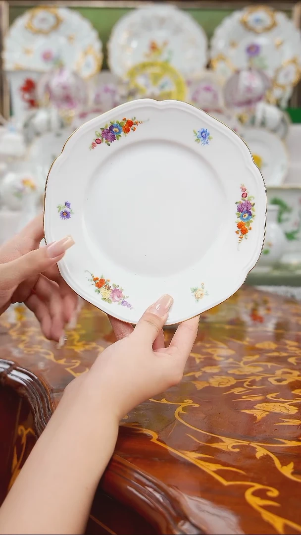 摆件米多家中古瓷器如图所示7