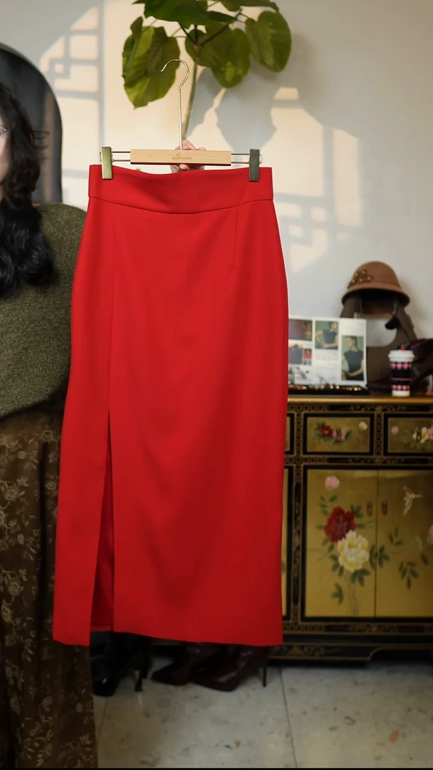 【尺码拍下备注SML】高定四季款前侧开叉半裙，红色