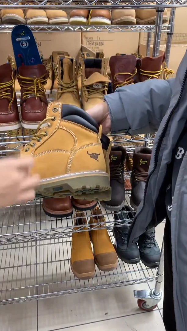 牛皮43码，牛头1，皮鞋码，工装靴，默认微瑕 个别鞋面有胶印