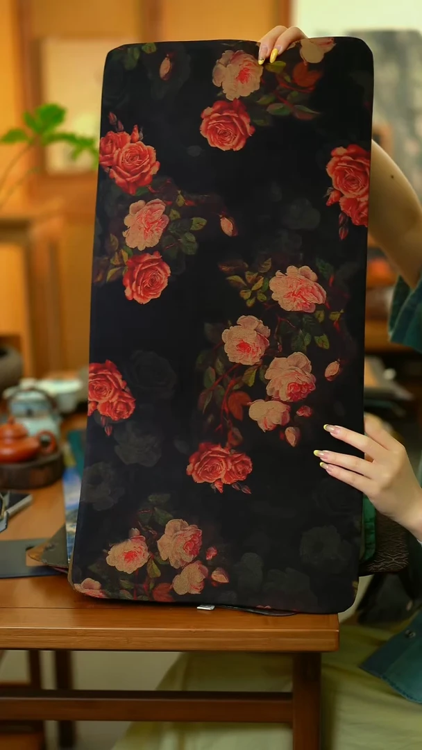 大片玫瑰故事65*33