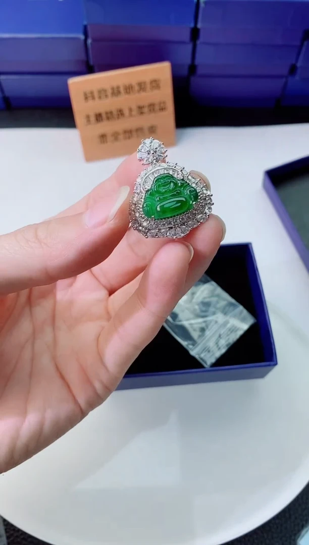 翡翠未镶嵌颈饰1111111