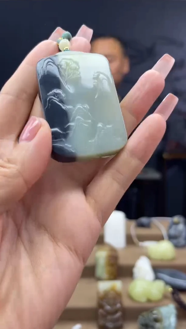 颈饰未镶嵌和田玉1