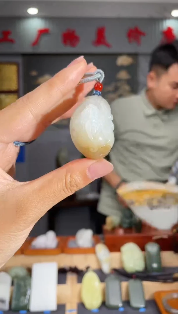 和田玉未镶嵌颈饰1