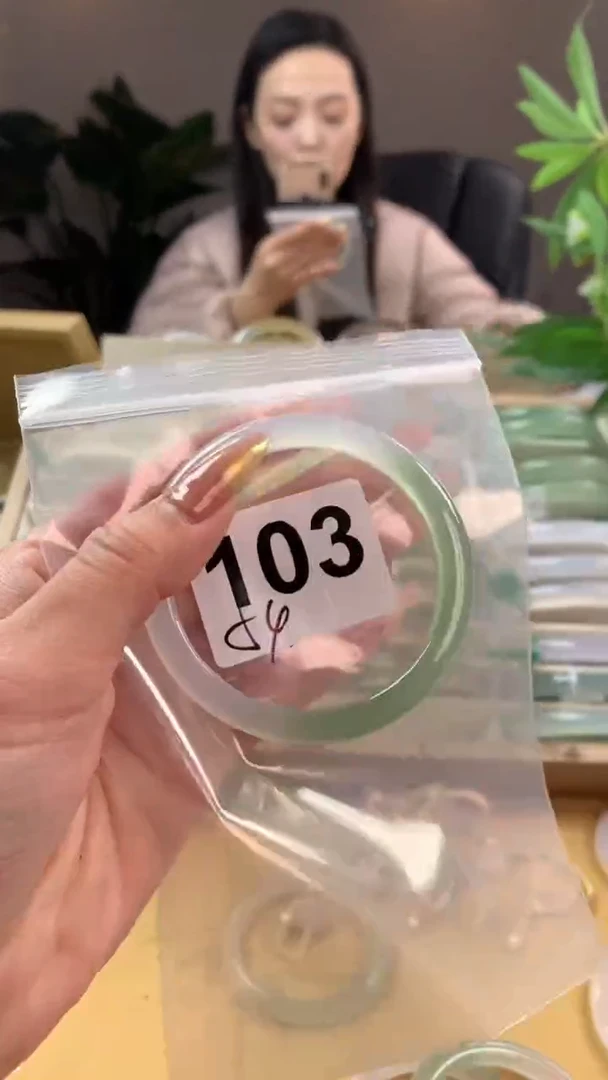 【闪购商品】玛瑙/玉髓手镯未镶嵌103