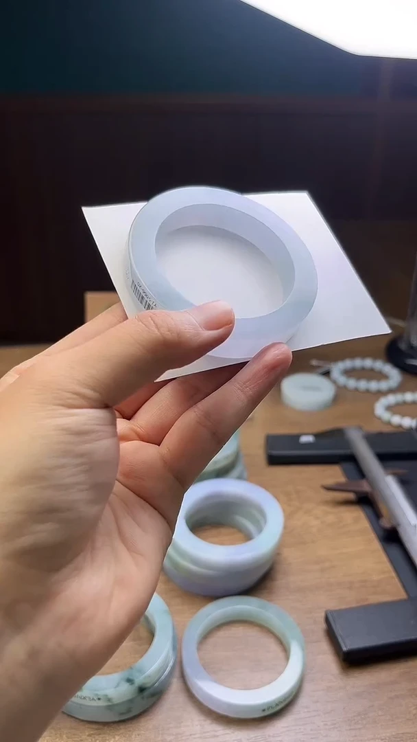 未镶嵌手镯定制翡翠欣*定制