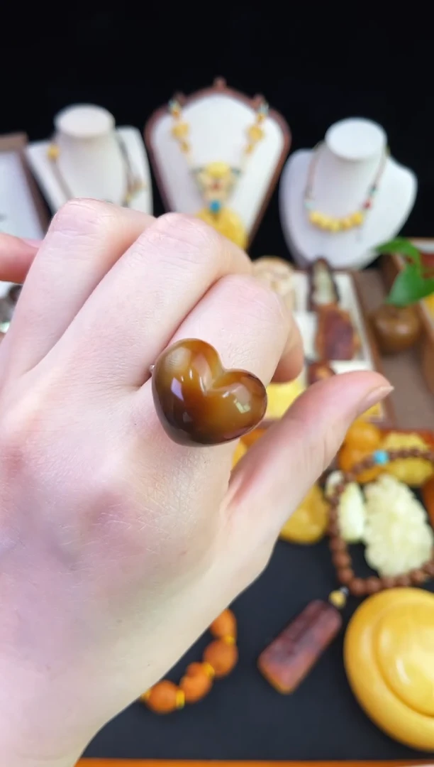 琥珀未镶嵌珠宝奇石柒月