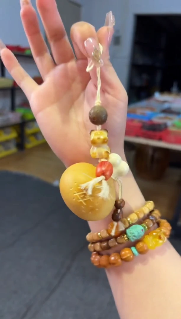 【闪购商品】石英质玉（黄龙玉）手链未镶嵌鸡腿葫芦