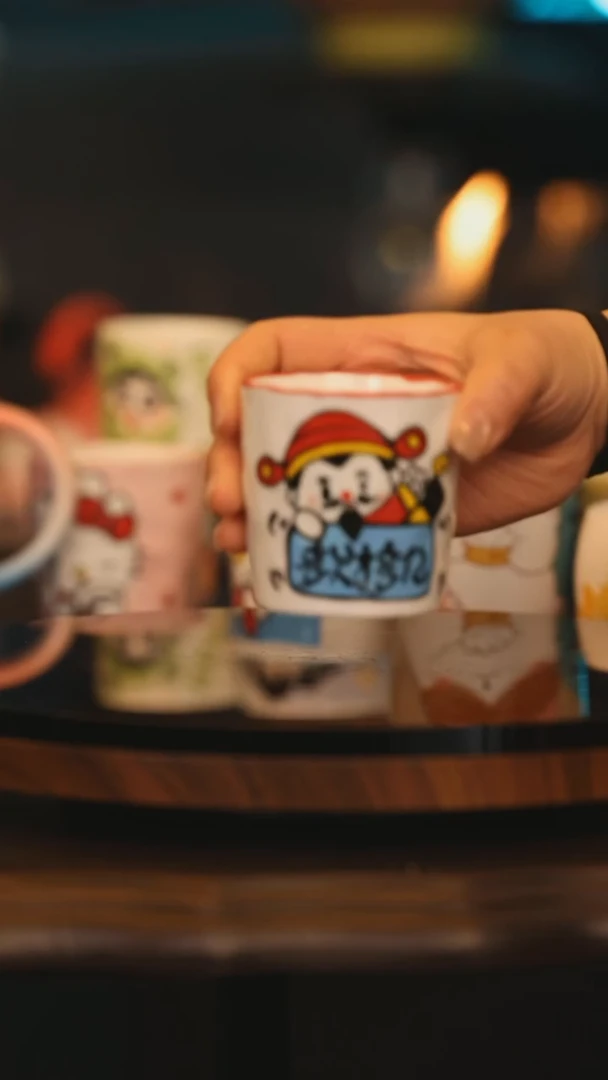 【闪购商品】摆件景德镇釉下彩绘设计师款式陶瓷