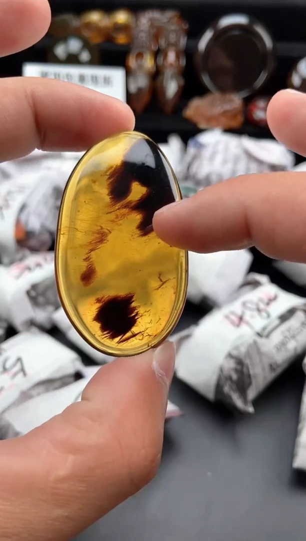 【闪购商品】琥珀颈饰未镶嵌金棕珀随形吊坠