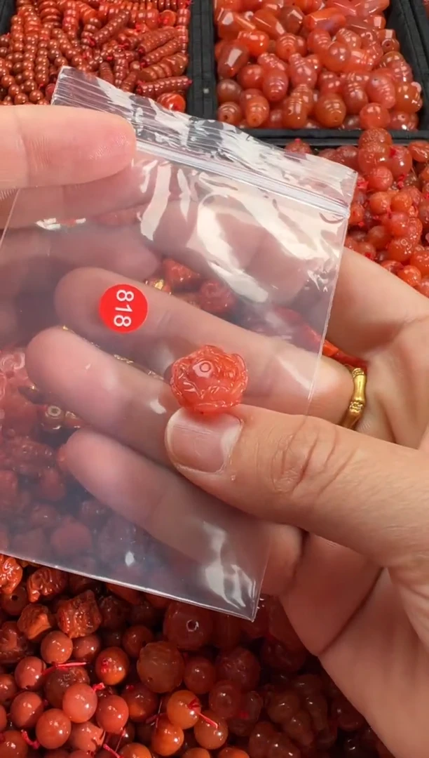 【闪购商品】南红玛瑙颈饰未镶嵌1