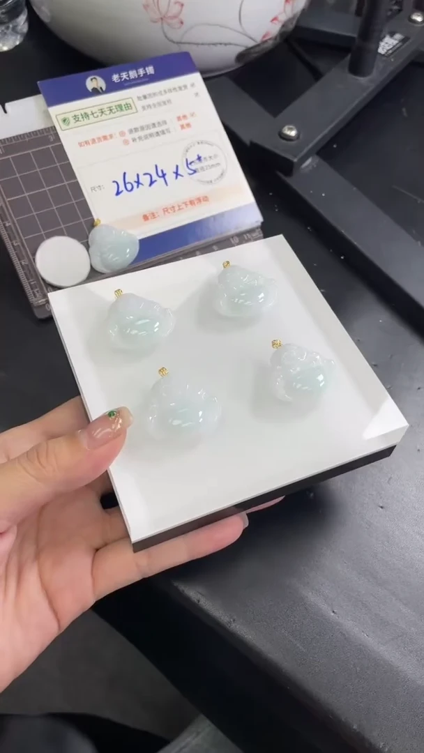 【闪购商品】翡翠颈饰18K金镶嵌翡翠佛公10/多样性发其一CP