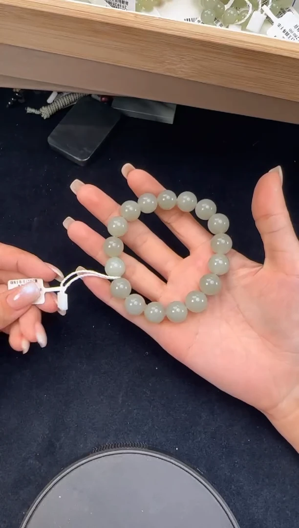 未镶嵌手串和田玉且末近矿青白微色差卡12圆珠手串