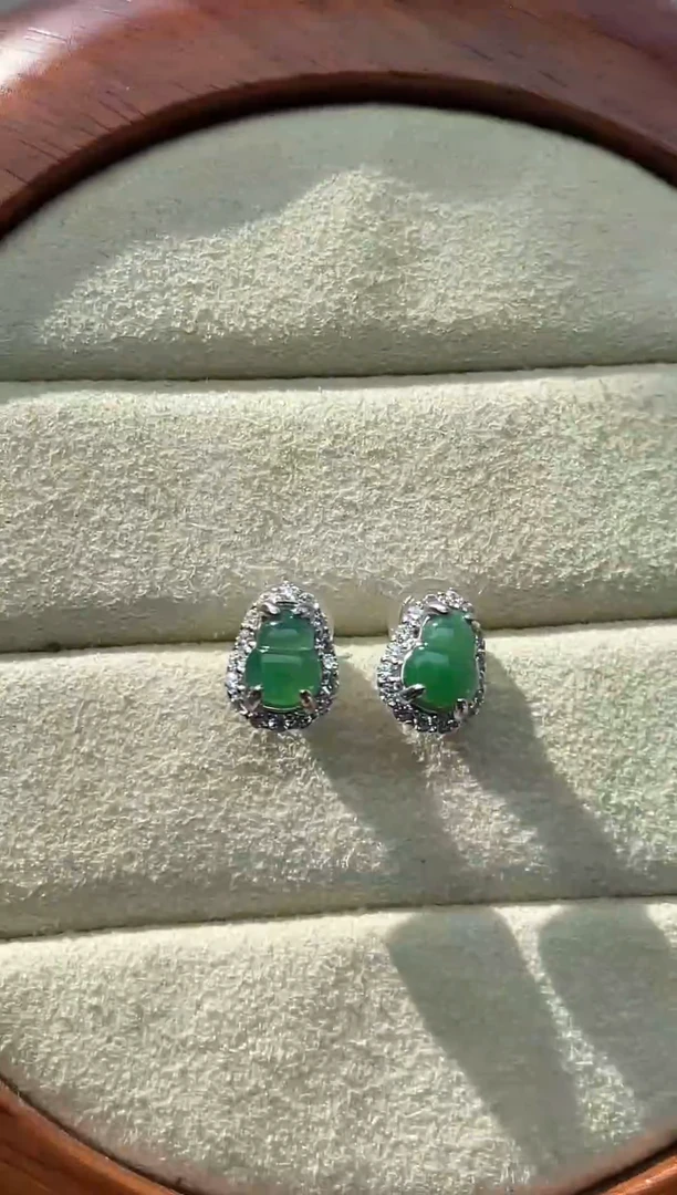 颈饰银S925镶嵌翡翠46号链接纯天然A货缅甸翡翠葫芦（耳钉）