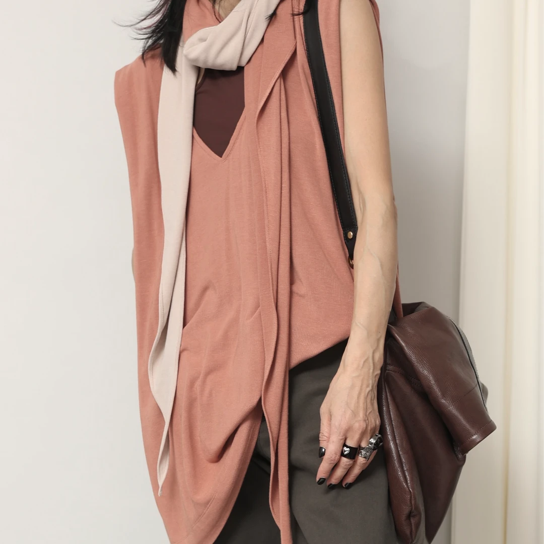 原创设计低v领时尚高开叉百搭针织棉背心