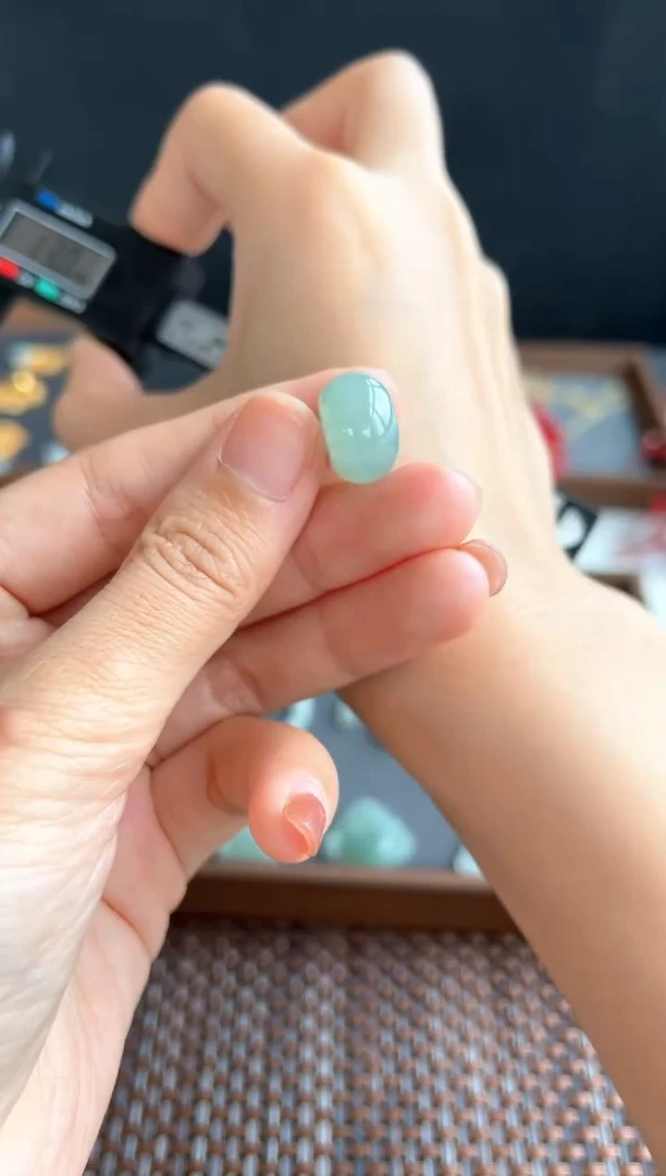翡翠未镶嵌颈饰629买断