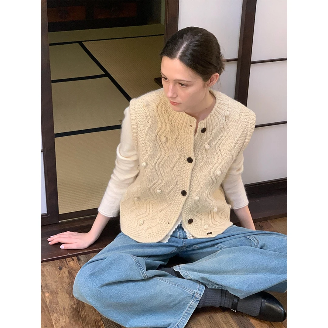 早秋流行风格慵懒风高级感上衣韩系穿搭白色无袖针织背心马甲女秋