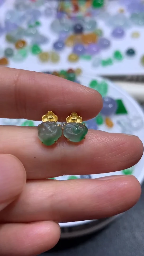 18K金镶嵌定制翡翠18K金镶嵌 定制翡翠