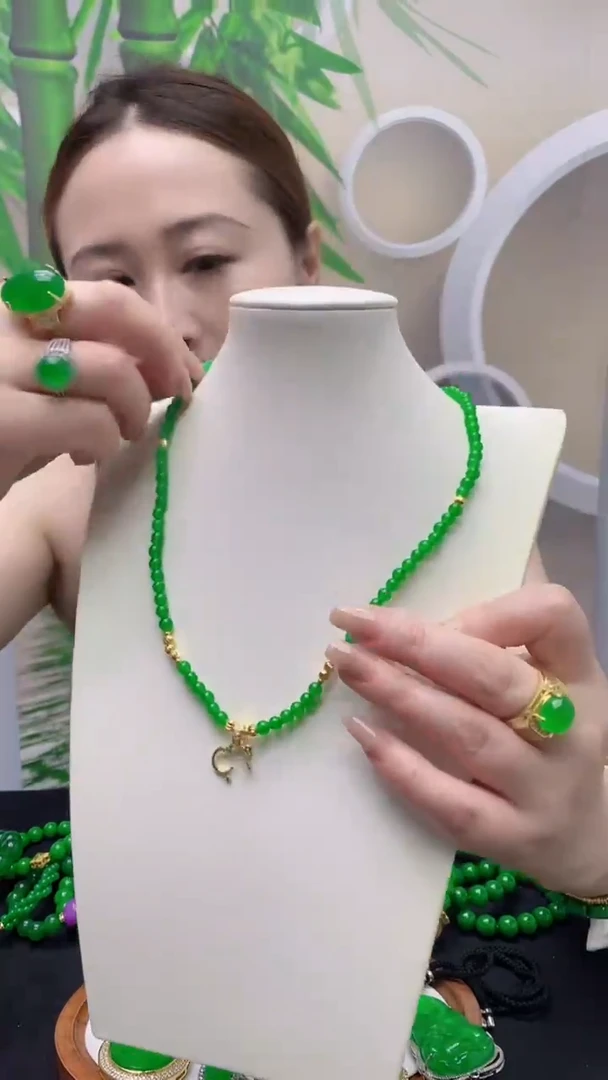 颈饰14K金镶嵌翡翠D05