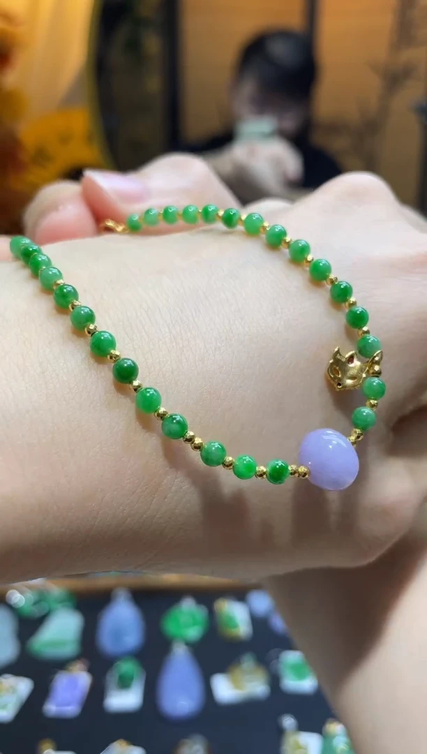 颈饰18K金镶嵌翡翠手链