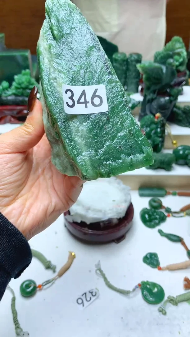 未镶嵌和田玉摆件1