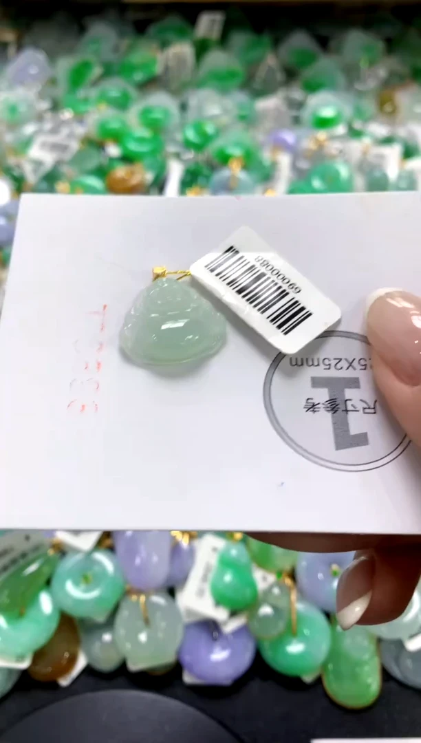翡翠18K金镶嵌颈饰1111111111111111