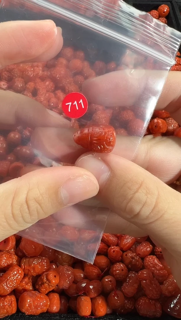 颈饰未镶嵌南红玛瑙1