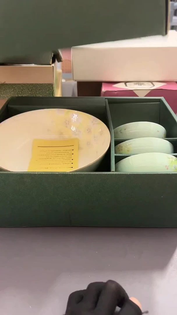 瓷片满38包邮，编号：2425  一大三小