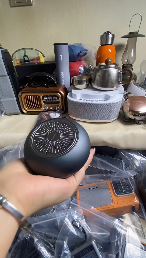 灰蓝色大柏林音响