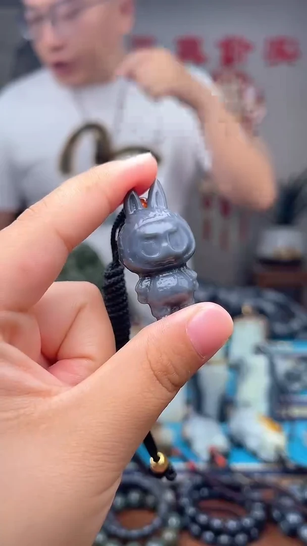 和田玉未镶嵌挂件多样性发 拍一发一