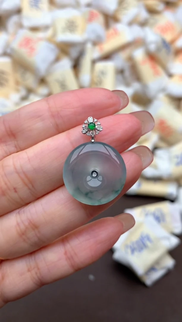 【闪购商品】翡翠挂件18K金镶嵌一