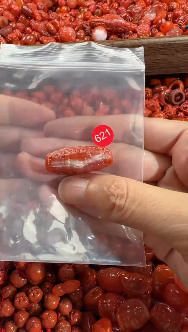 颈饰未镶嵌南红玛瑙1