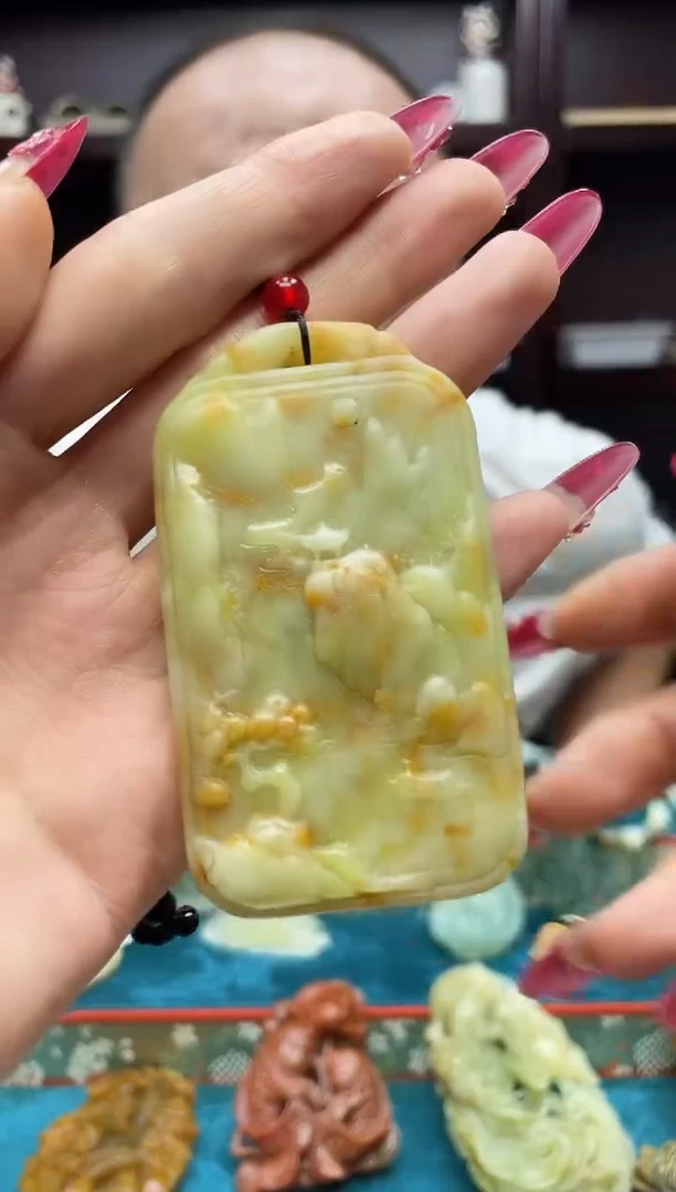 未镶嵌岫玉吊坠·