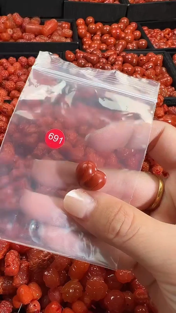 颈饰未镶嵌南红玛瑙1