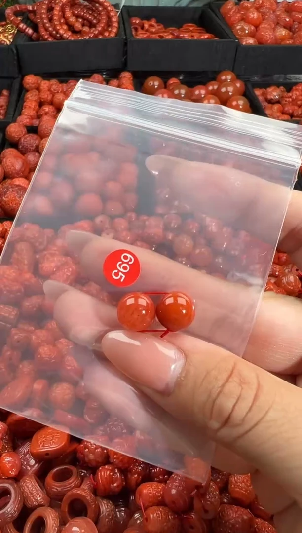 南红玛瑙未镶嵌颈饰1