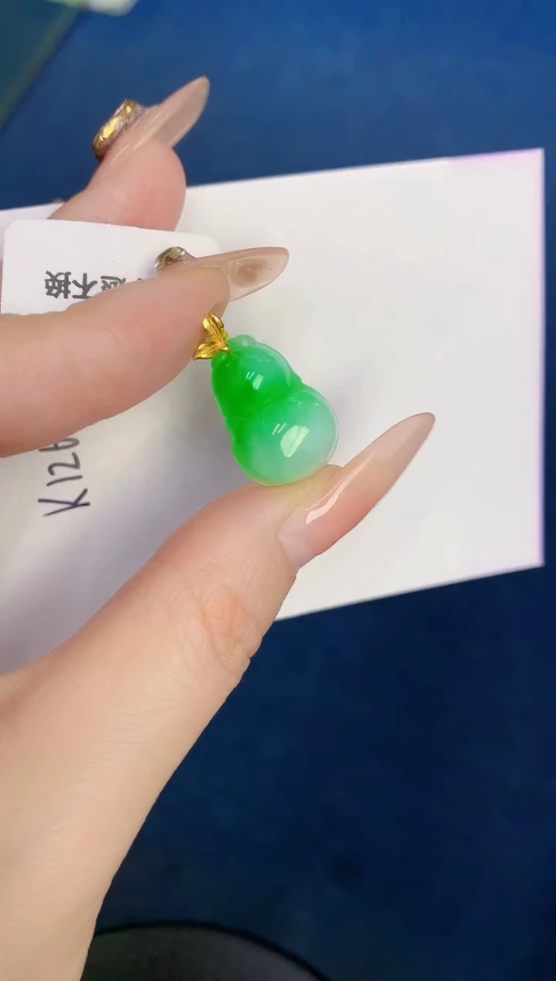 颈饰18K金镶嵌翡翠缅甸天然翡翠A货