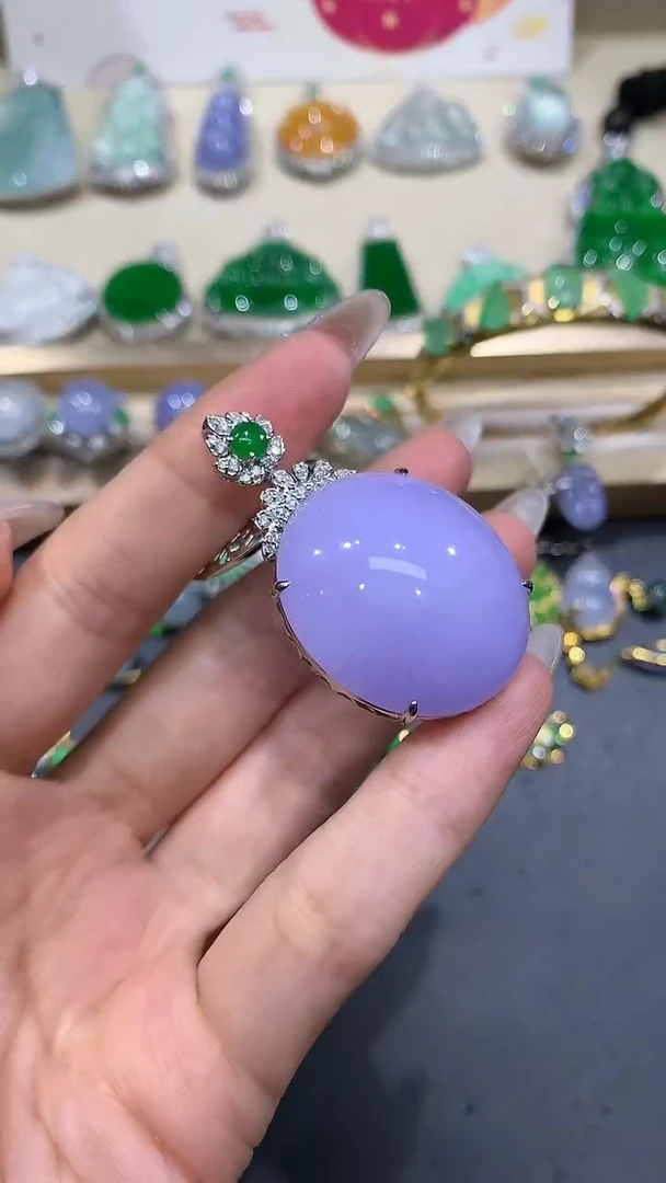【闪购商品】翡翠吊坠(不含链)18K金镶嵌11团购
