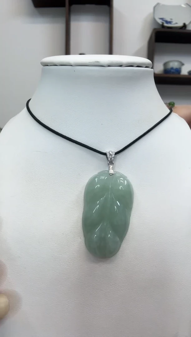 颈饰银S925镶嵌翡翠叶子