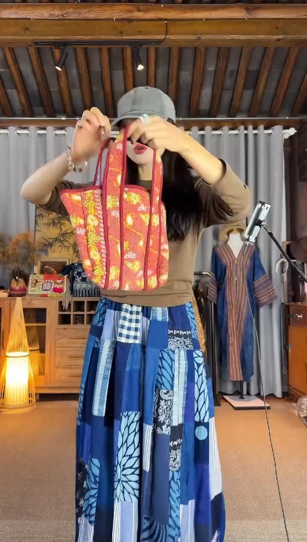 设计师款彩色褴褛包包