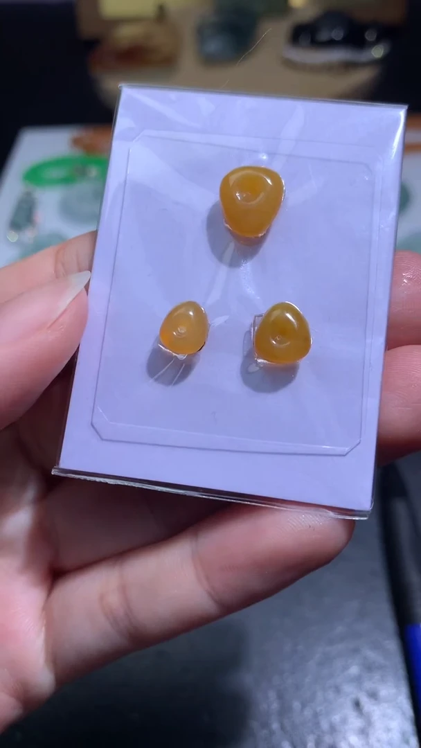 未镶嵌定制翡翠毛货