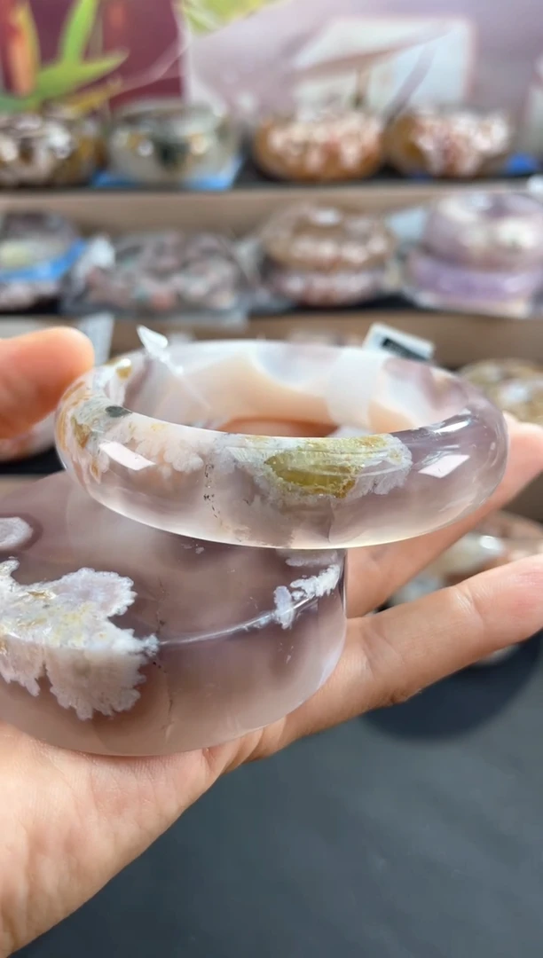 未镶嵌手镯石英质玉65