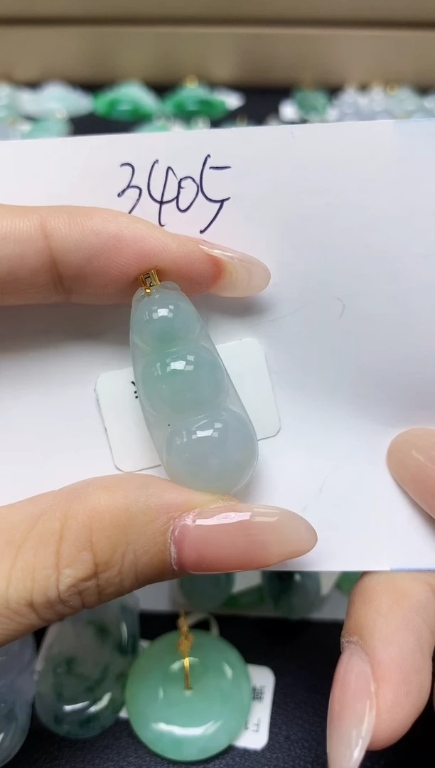 翡翠18K金镶嵌颈饰 天然缅甸翡翠A货