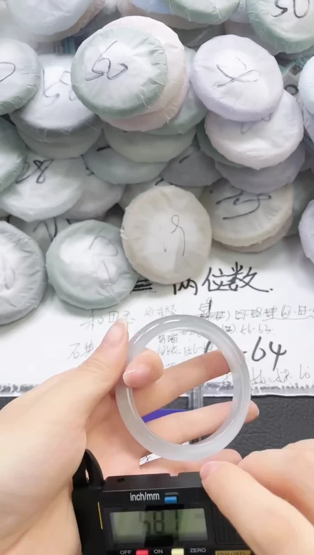 未镶嵌手镯石英质玉48-58
